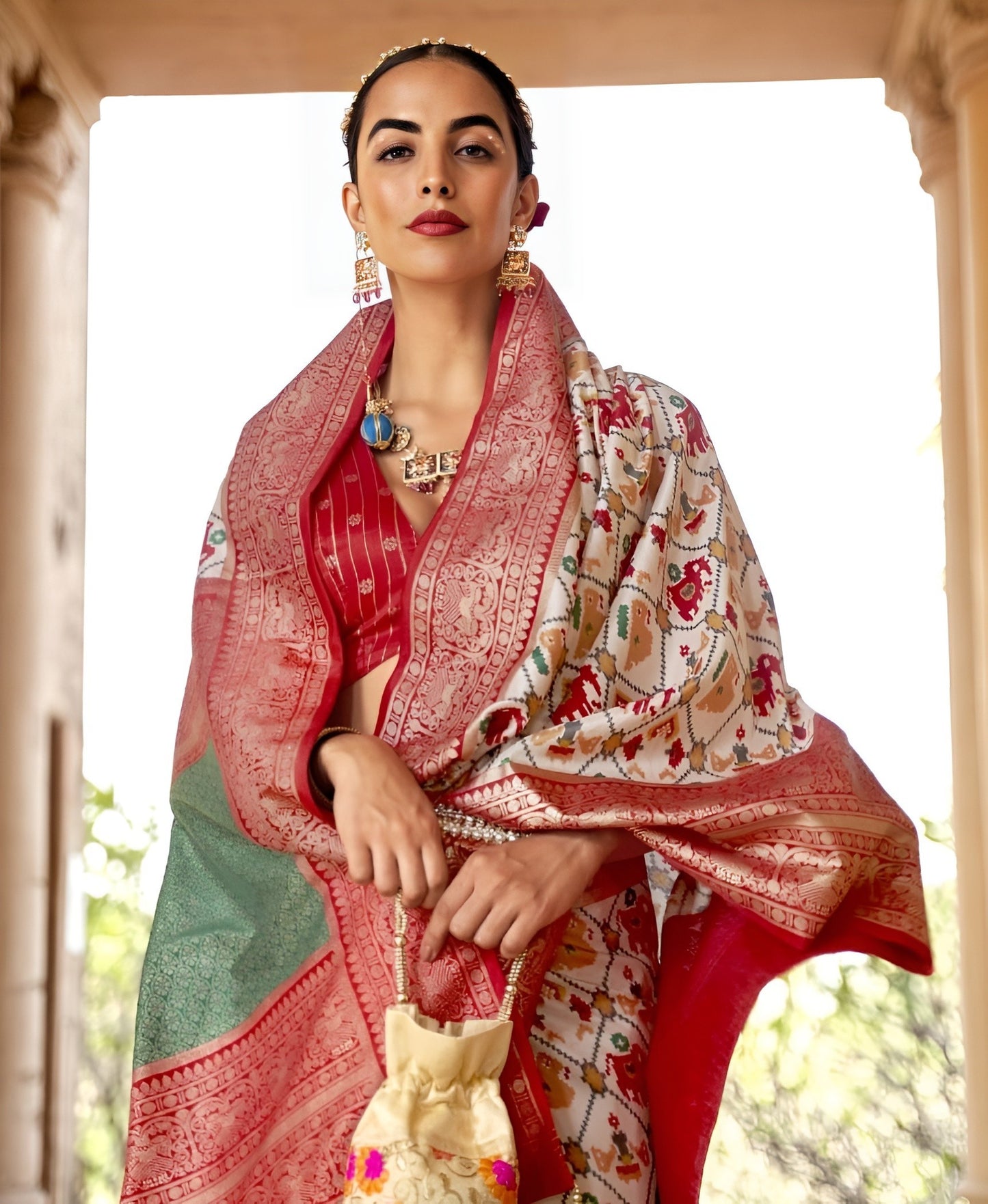 EKKTARA Saree For Women White & Red Colour Pure Silk Designer Patola Saree With Unstitched Blouse