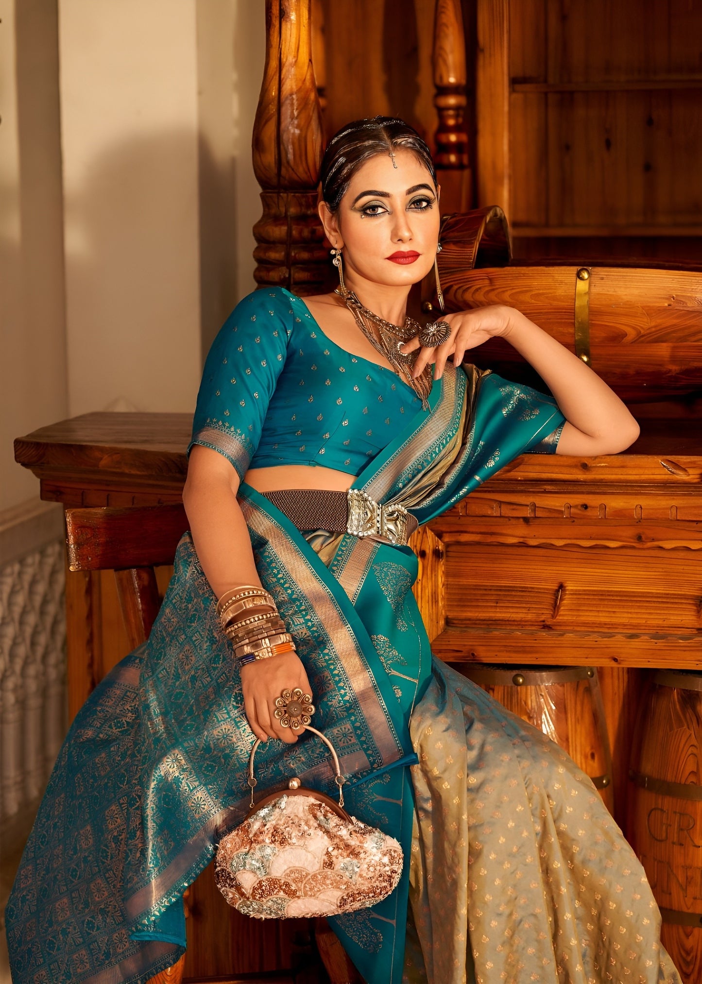 EKKTARA Saree For Women Golden Colour Banarasi Silk Saree With Unstitched Blouse