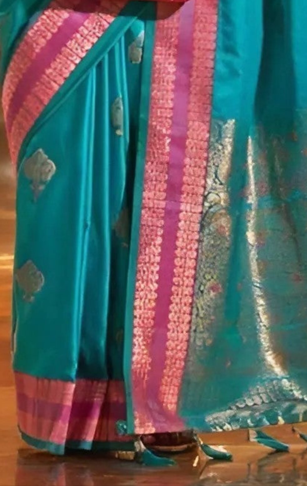EKKTARA Saree For Women Turquoise Colour Pure Silk Chaap Border Design Handloom Weaving Saree With Unstitched Blouse