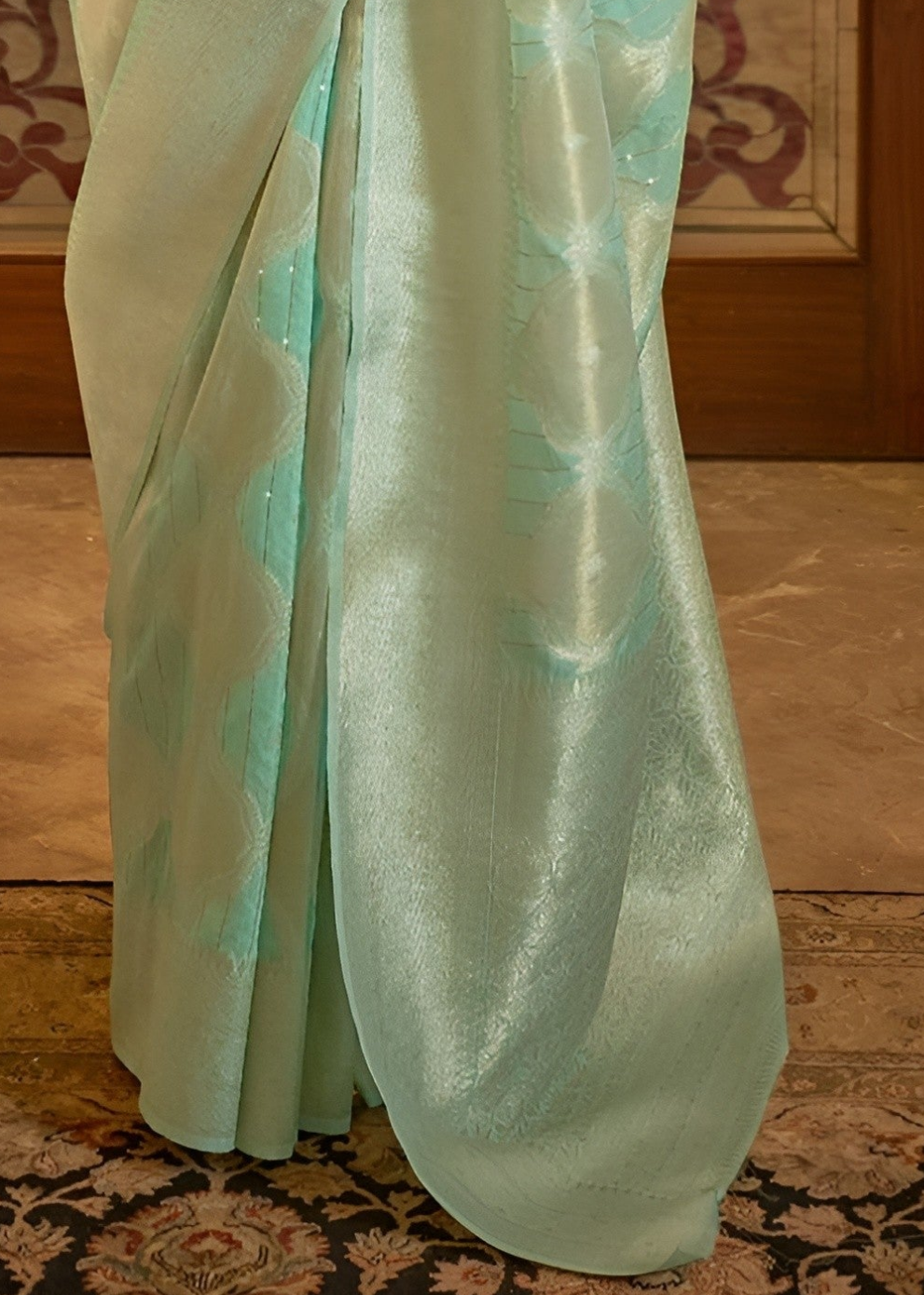 EKKTARA Saree For Women Mint Green Colour Silk Blend Handloom Weaving Saree With Unstitched Blouse