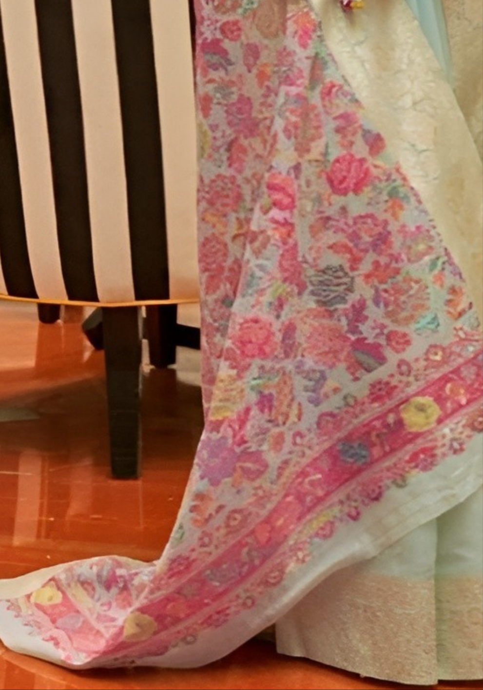 EKKTARA Saree For Women Light Blue Colour Handloom Weaving Silk Saree With Kashmiri Pallu & Kashmiri Unstitched Blouse