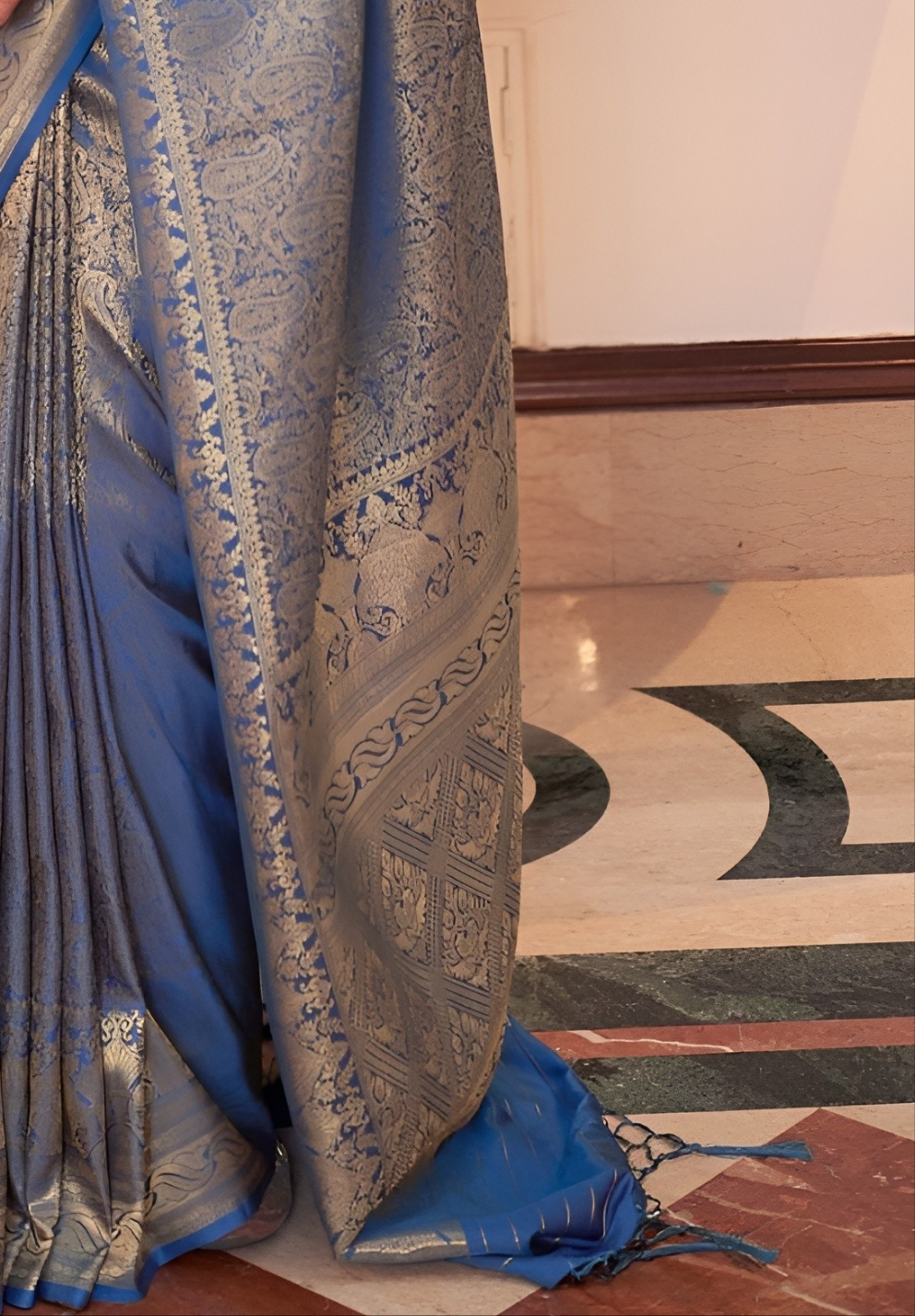 EKKTARA Saree For Women Royal Blue Colour Designer Handloom Weaving Silk Saree With Unstitched Blouse