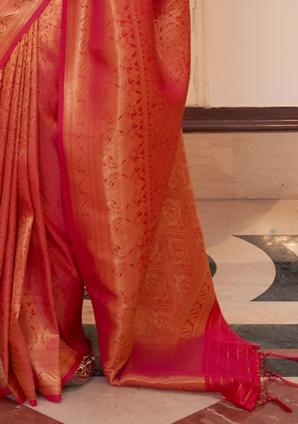 EKKTARA Saree For Women Red Colour Designer Handloom Weaving Silk Saree With Unstitched Blouse