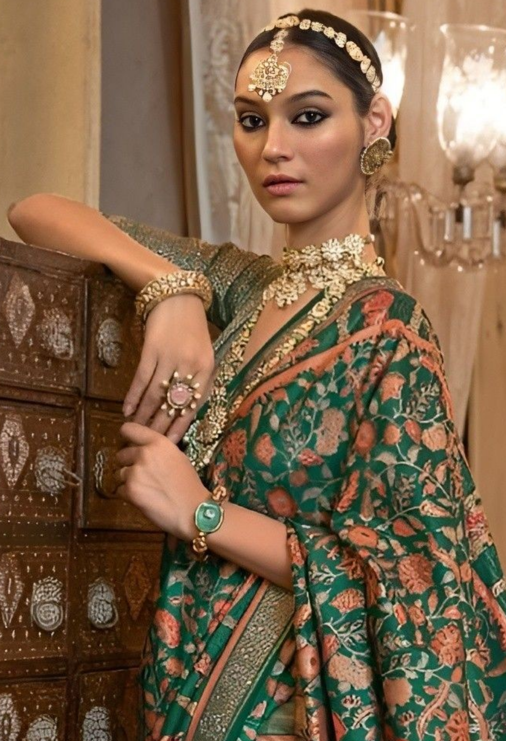 EKKTARA Saree For Women Green Colour Patola Weaving Saree With Unstitched Blouse