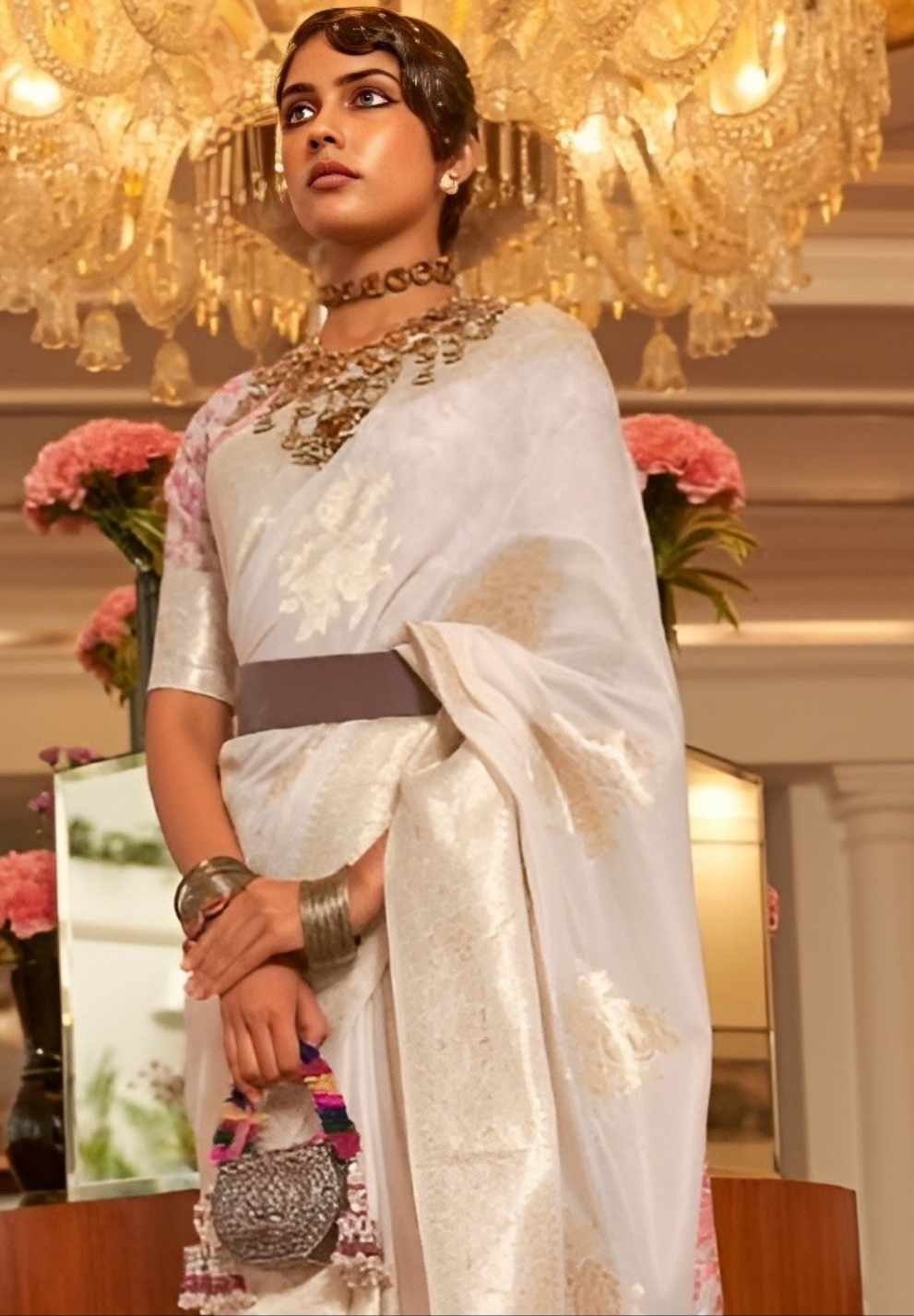 EKKTARA Saree For Women White Peach Colour Handloom Weaving Silk Saree With Kashmiri Pallu & Kashmiri Unstitched Blouse