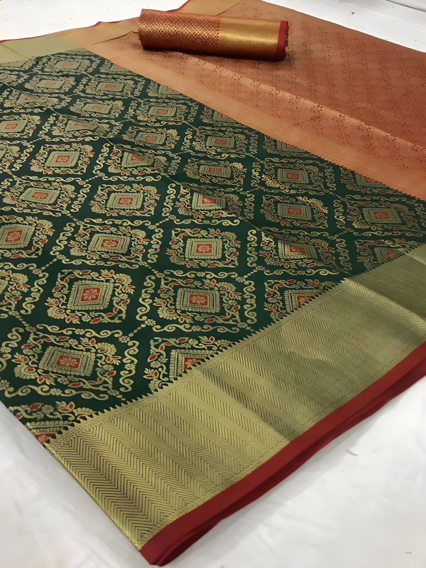 EKKTARA Saree For Women Fern Green Patola Silk Saree