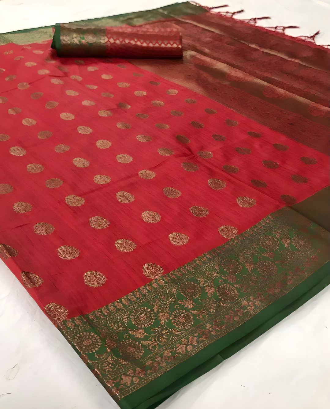 EKKTARA Saree For Women Ferrari Red Handloom Weaving Silk Saree