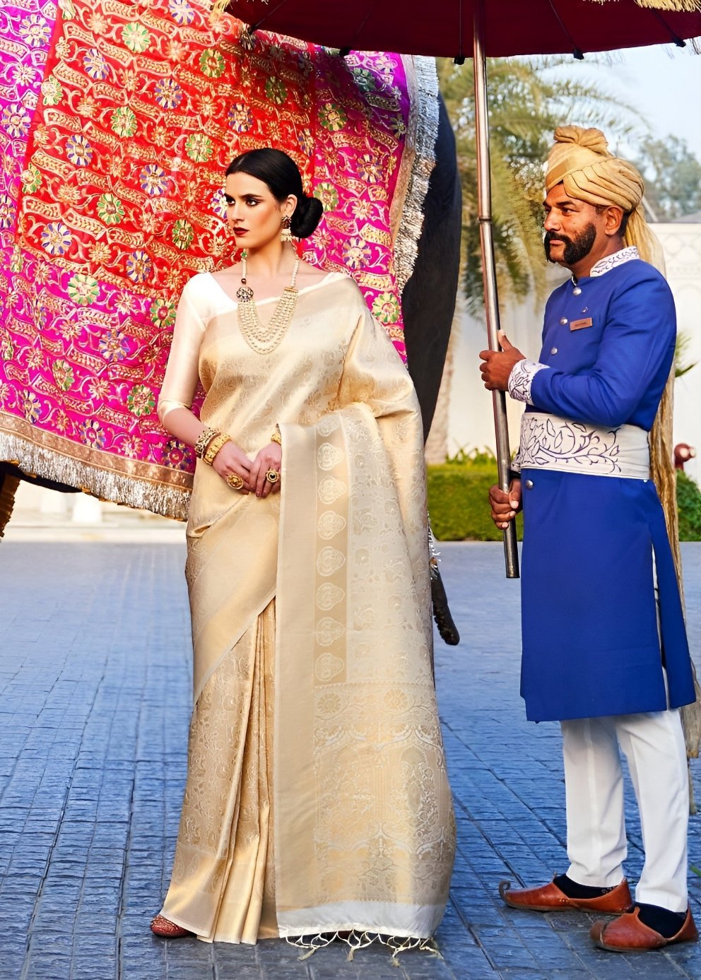 EKKTARA Saree For Women Golden Colour Handloom Weaving Kanjivaram Saree With Unstitched Blouse