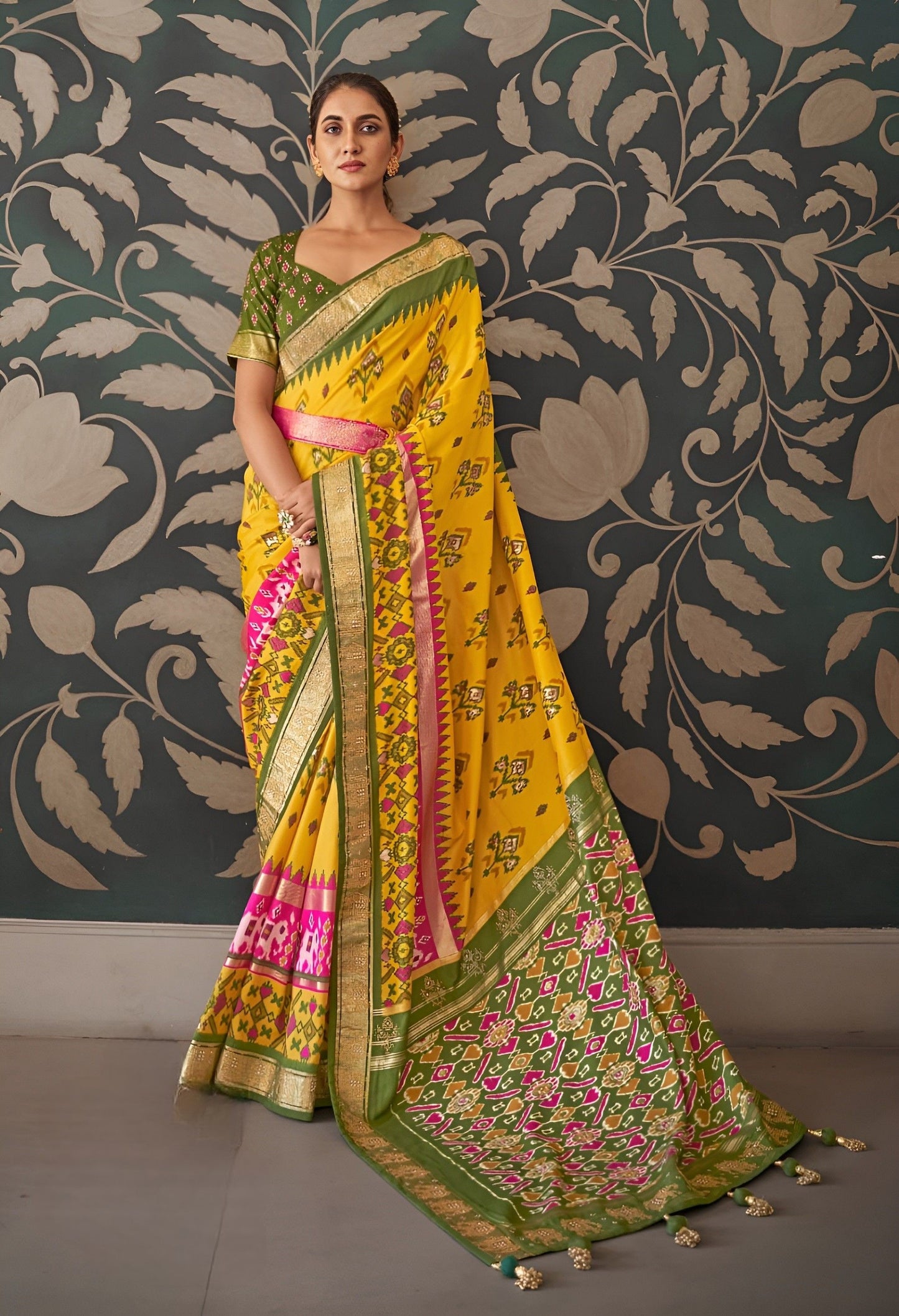 EKKTARA Saree For Women Golden Yellow Colour Pure Silk Trendy Patola Saree With Unstitched Blouse
