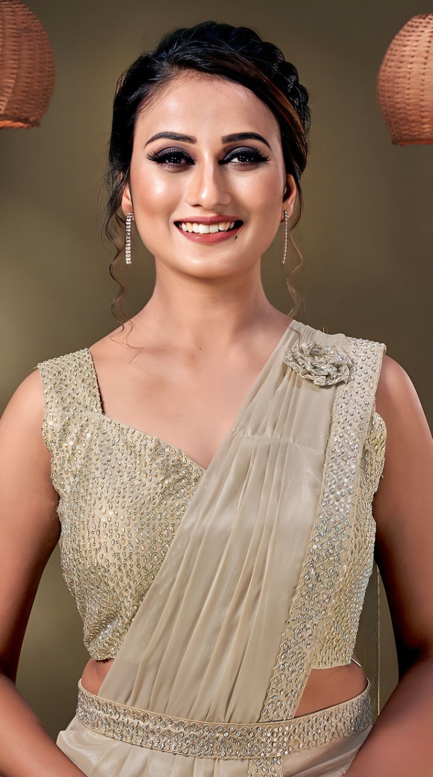 EKKTARA Saree For Women Golden Colour Georgette Rise Stone Border Ready To Wear Saree