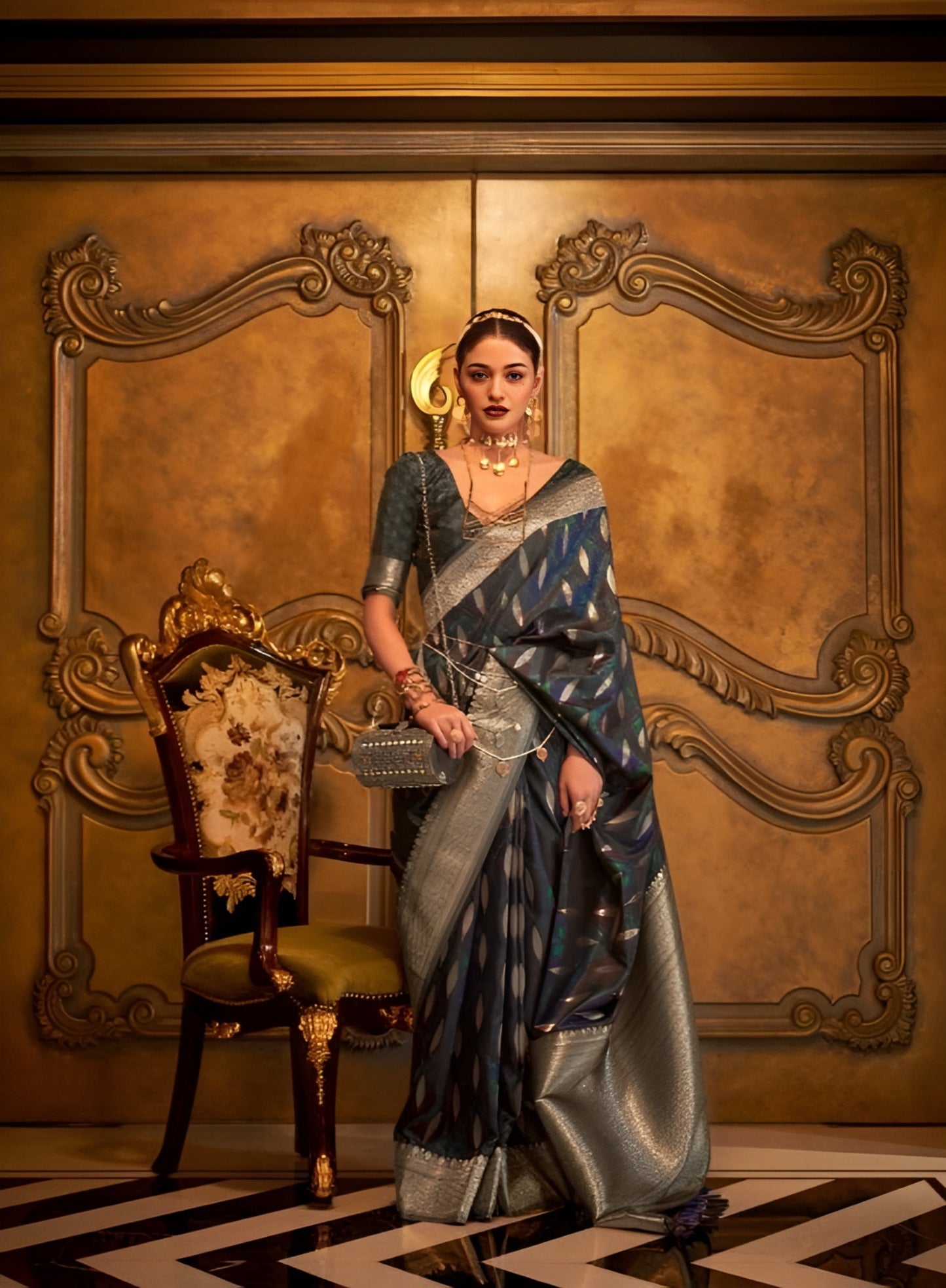 EKKTARA Saree For Women Carbon Black Silk Satin Handloom Weaving Saree