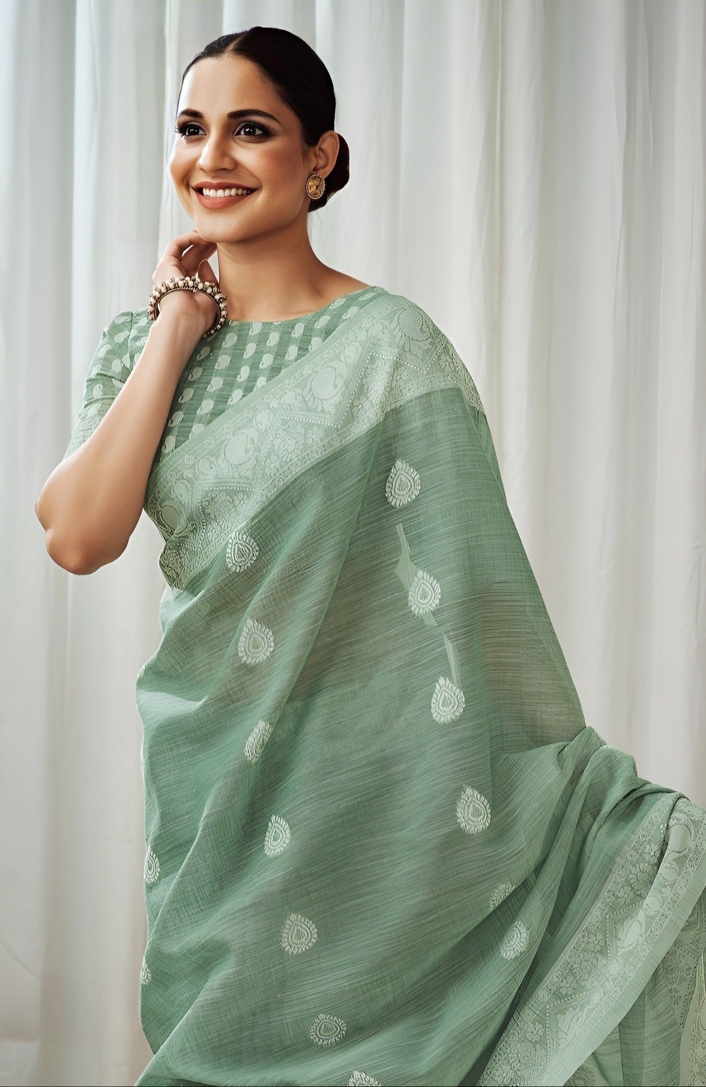 EKKTARA Saree For Women Fern Green Lucknowi Pallu Weaving Linen Saree