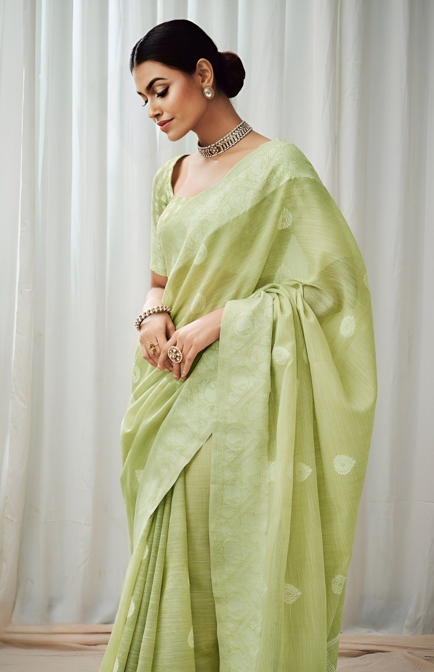 EKKTARA Saree For Women Light Lemon Colour Lucknowi Pallu Weaving Linen Saree