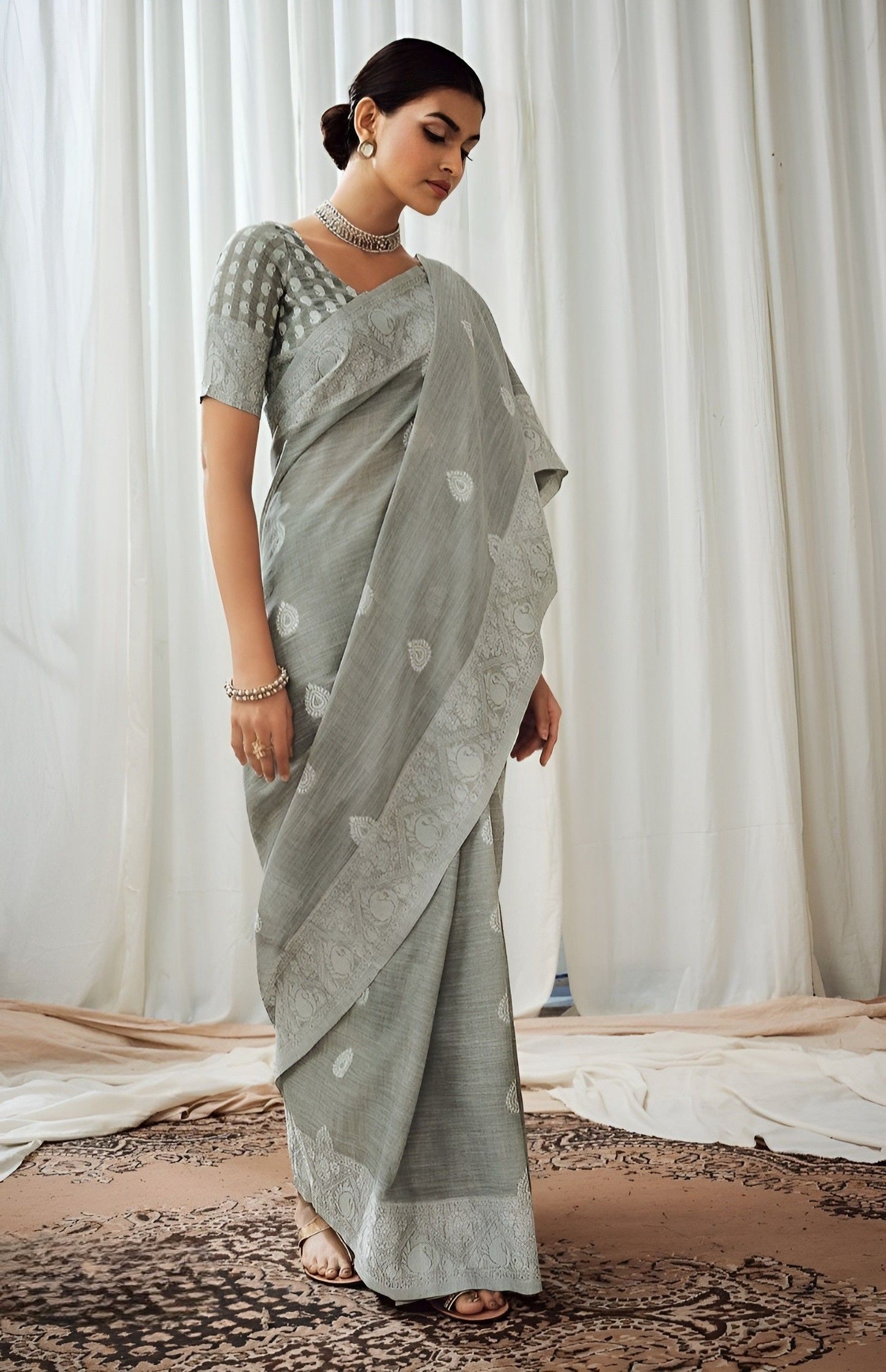 EKKTARA Saree For Women Light Grey Lucknowi Pallu Weaving Linen Saree