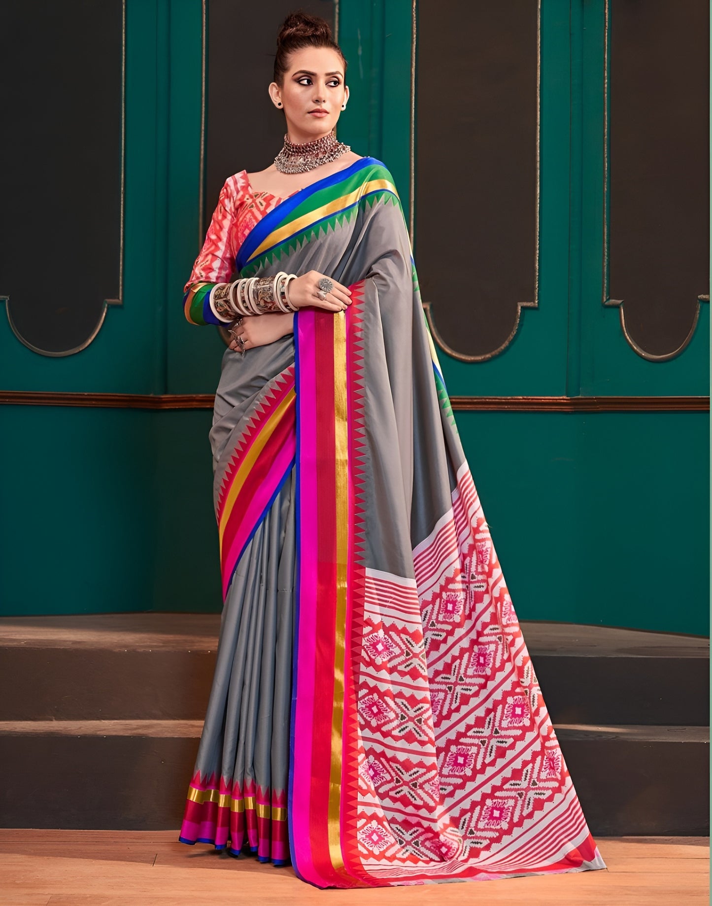 EKKTARA Saree For Women Light Grey Colour Handloom Silk Saree With Unstitched Blouse