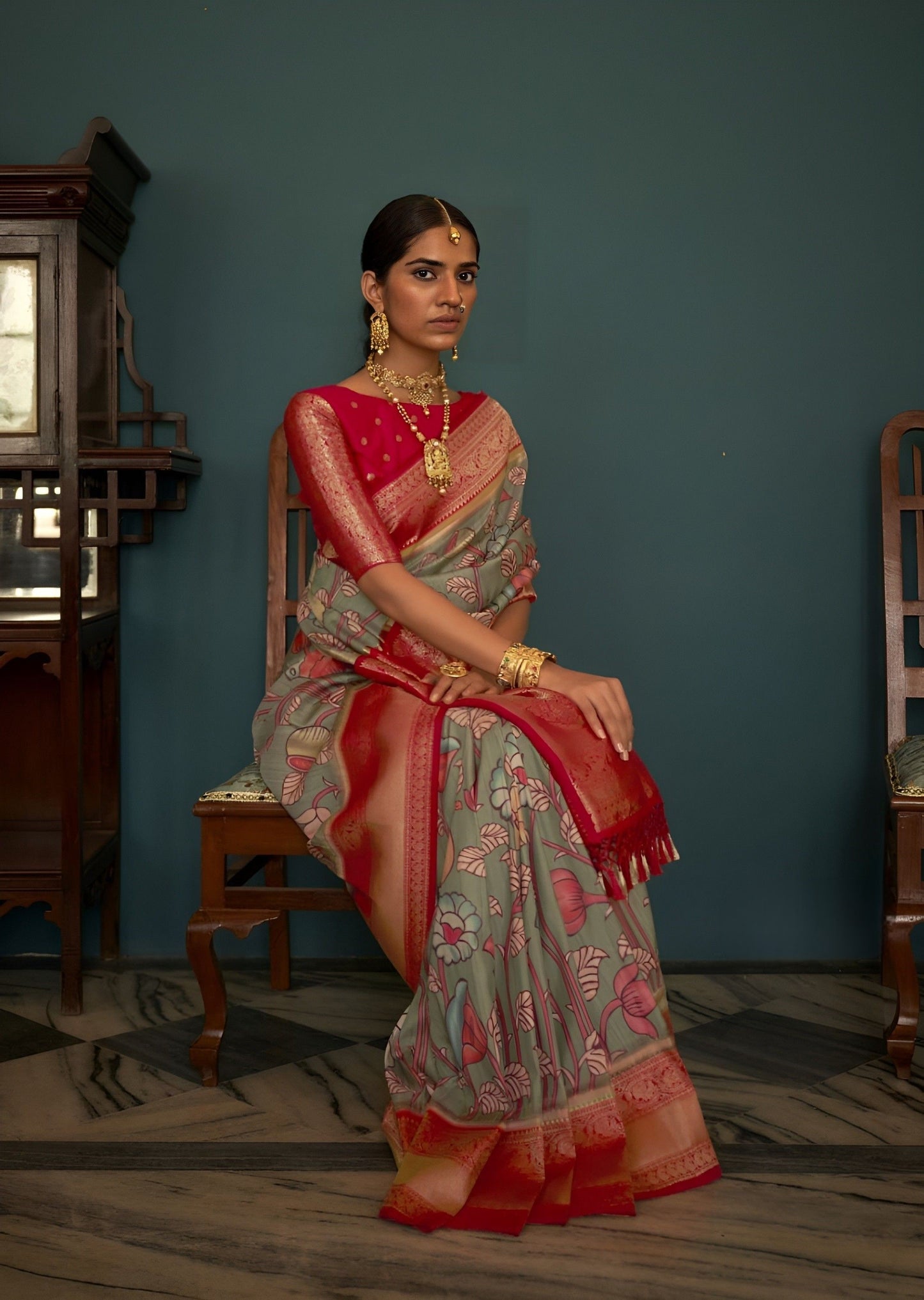 EKKTARA Saree For Women Grey Colour Tusser Silk Kalamkari Print Saree With Contrast Unstitched Blouse