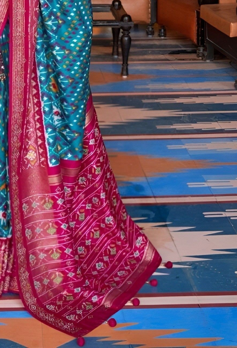 EKKTARA Saree For Women Turquoise Colour Soft Silk Printed Patola Saree With Unstitched Blouse
