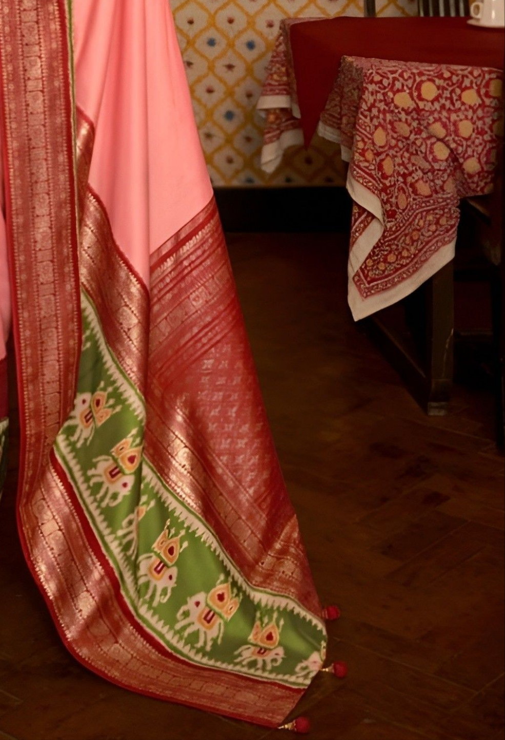 EKKTARA Saree For Women Peach Colour Pure Silk Designer Patola Saree With Unstitched Blouse