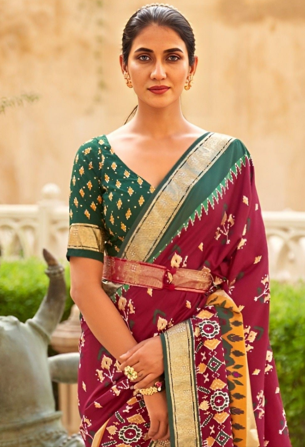 EKKTARA Saree For Women Crimson Red Colour Pure Silk Trendy Patola Saree With Unstitched Blouse