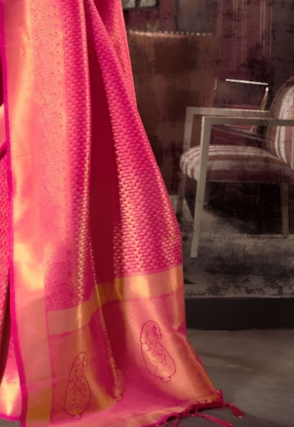 EKKTARA Saree For Women Trendy Pink Silk Handloom Weaving Saree