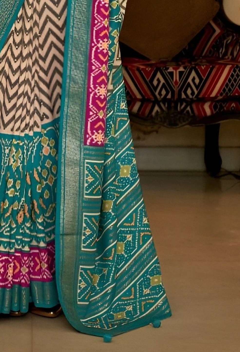 EKKTARA Saree For Women Off White Colour Patola Silk Saree With Designer Border & Unstitched Blouse