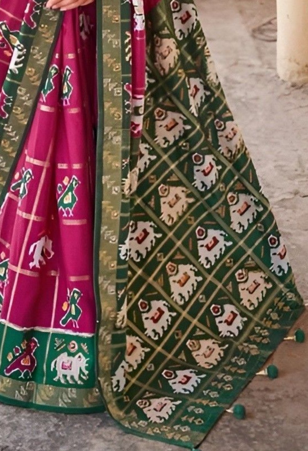 EKKTARA Saree For Women Magenta Pink Patola Silk Saree