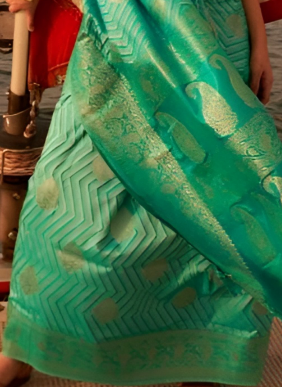 EKKTARA Saree For Women Fern Green Two Tone Handloom Weaving Satin Silk Saree