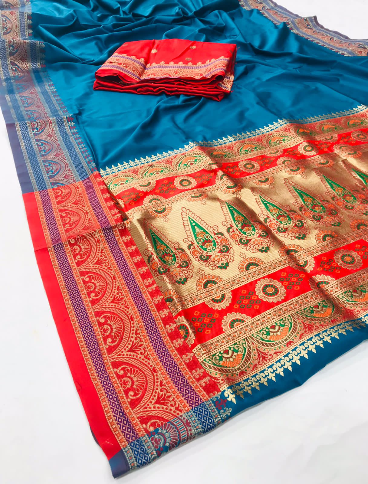 EKKTARA Saree For Women Blue Colour Silk Paithani Concept Saree With Unstitched Blouse