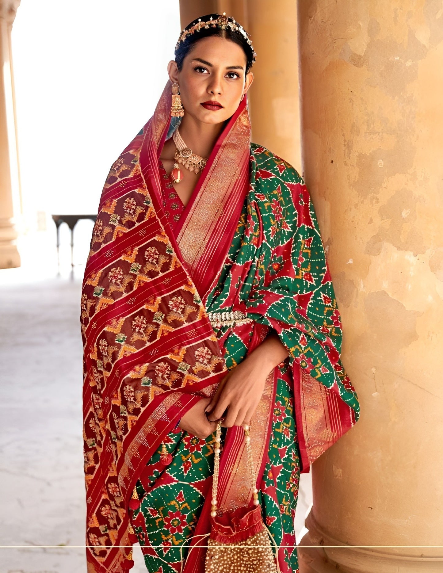 EKKTARA Saree For Women White & Red Colour Pure Silk Designer Patola Saree With Unstitched Blouse
