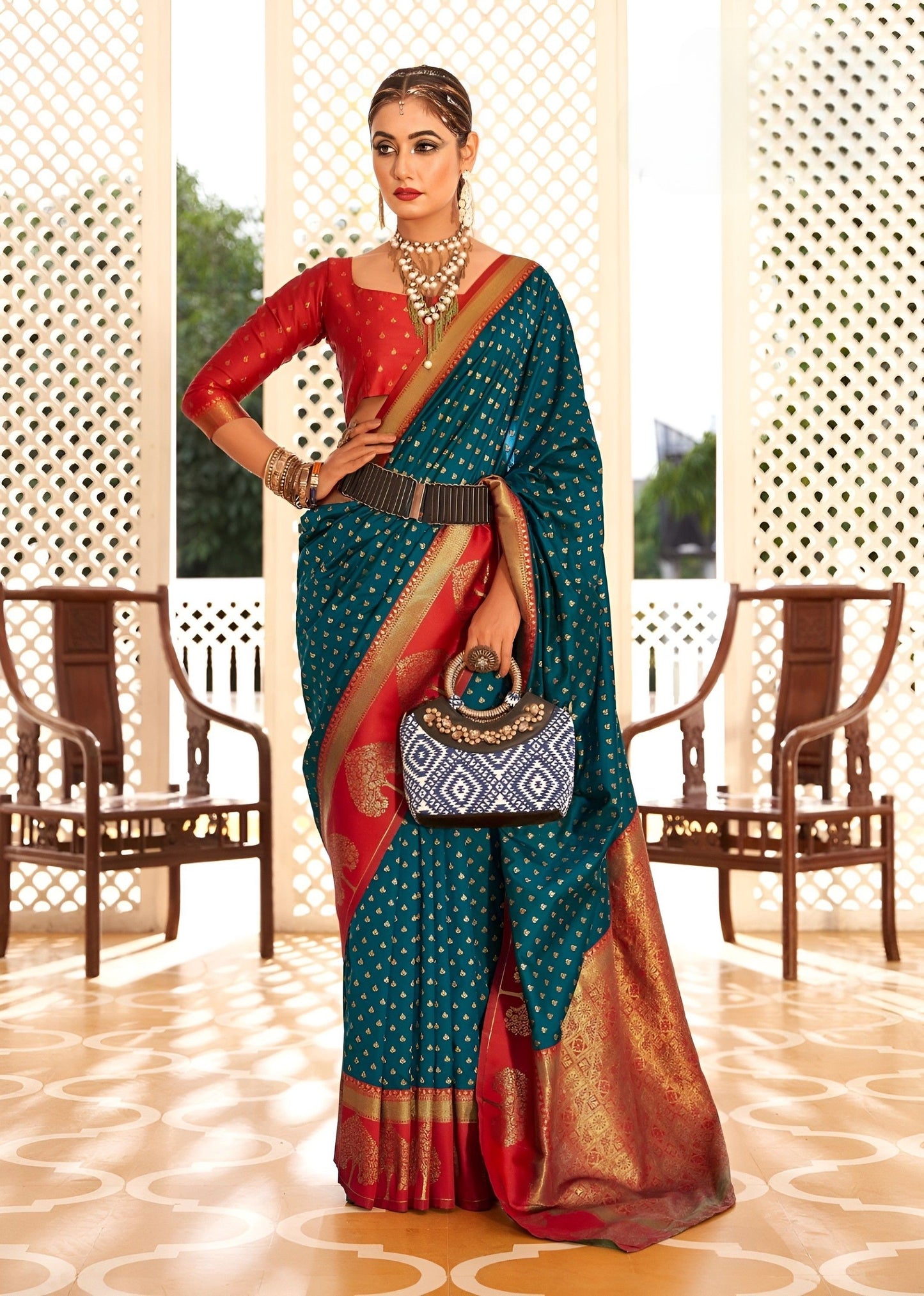 EKKTARA Saree For Women Blue Colour Banarasi Silk Saree With Unstitched Blouse