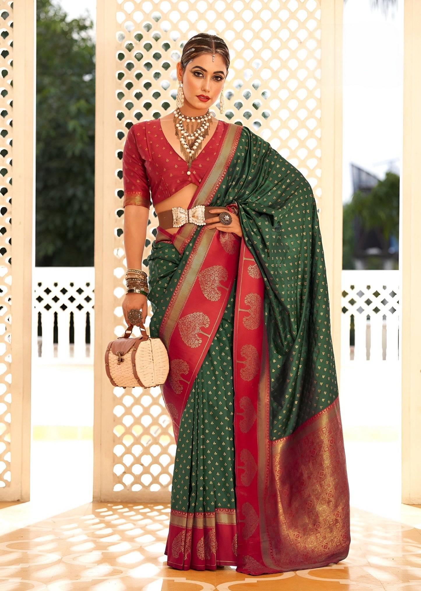 EKKTARA Saree For Women Olive Green Colour Banarasi Silk Saree With Unstitched Blouse