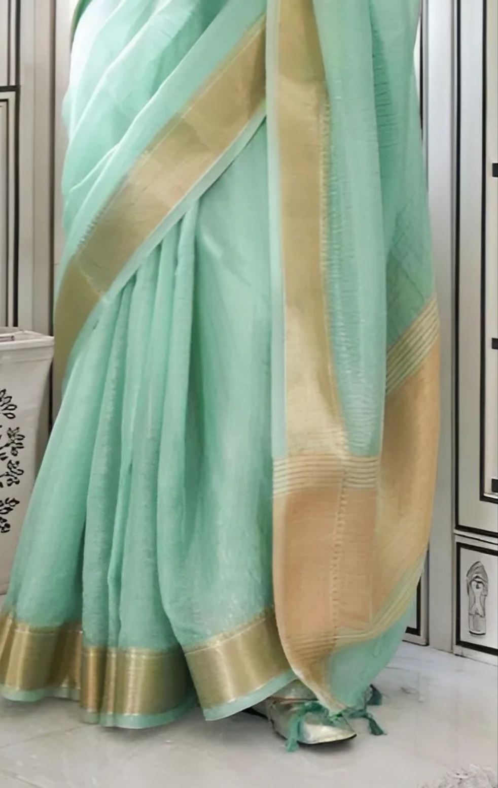 EKKTARA Saree For Women Turquoise Colour Moss Chiffon Handloom Weaving Saree With Unstitched Blouse