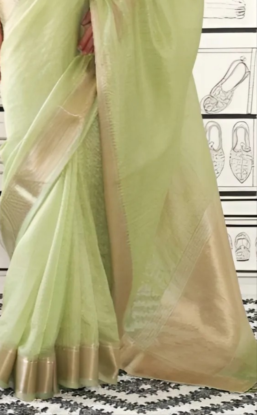 EKKTARA Saree For Women Tea Green Colour Moss Chiffon Handloom Weaving Saree With Unstitched Blouse