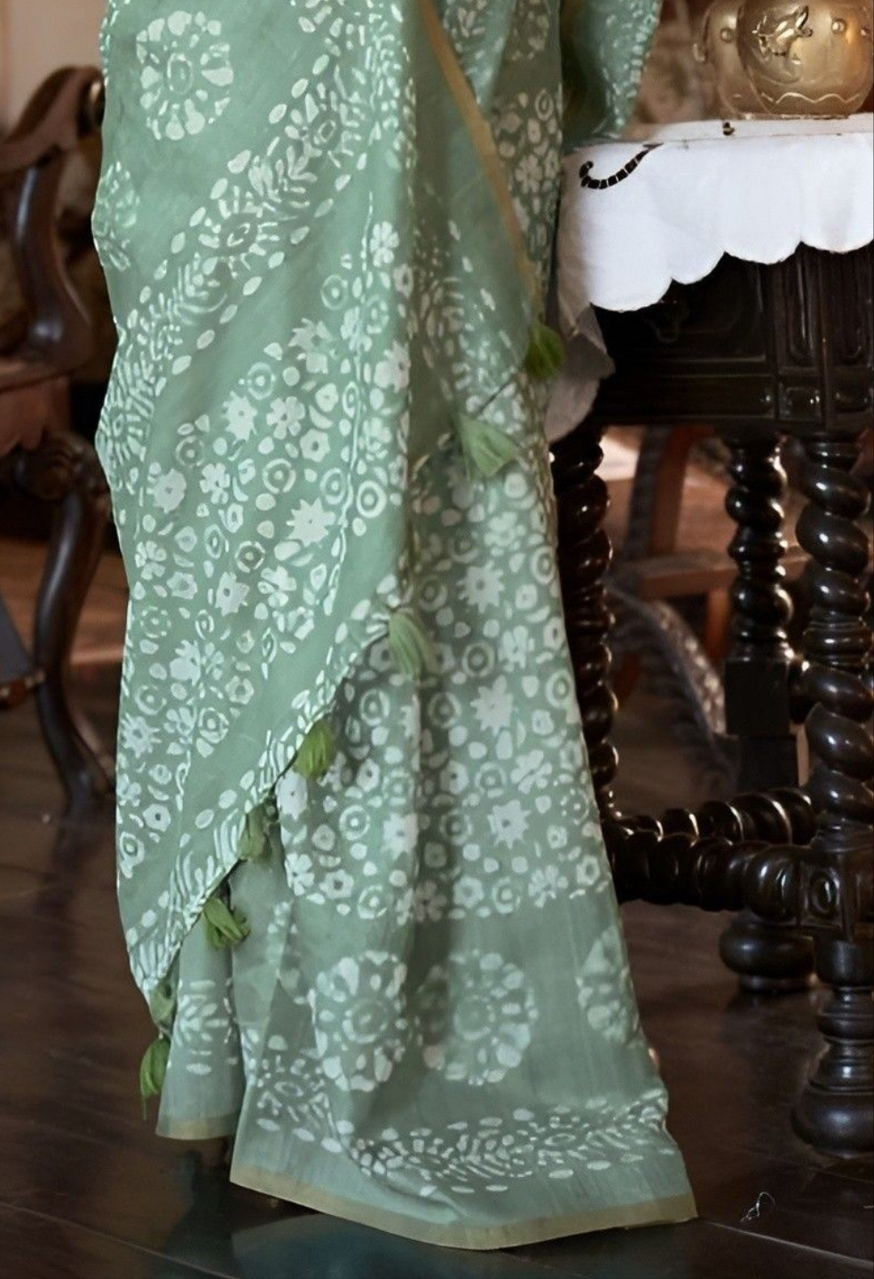 EKKTARA Saree For Women Green Colour Soft Linen Cotton Saree With Unstitched Blouse