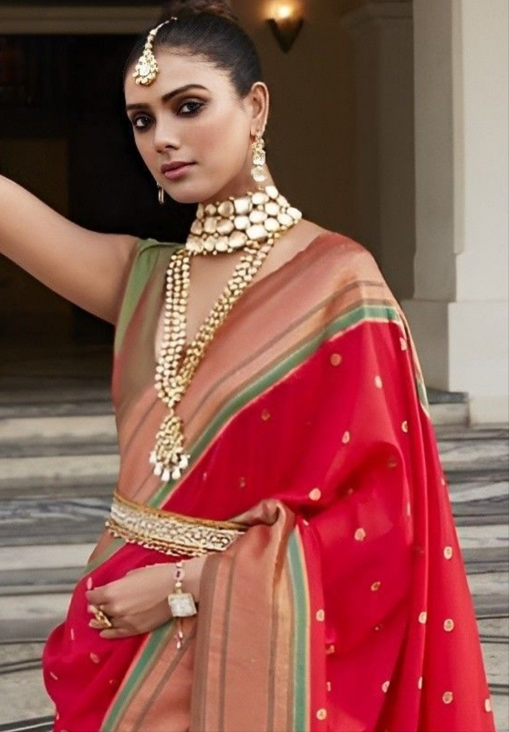 Beautiful Ethnic Indian Saree. Young Woman In Red, Colorful, Sensual,  Wedding And Very Feminine Outfit - Indian Sari Poses On Old Streets In  India. Traditional National Clothing Of Indian Women. Stock Photo,