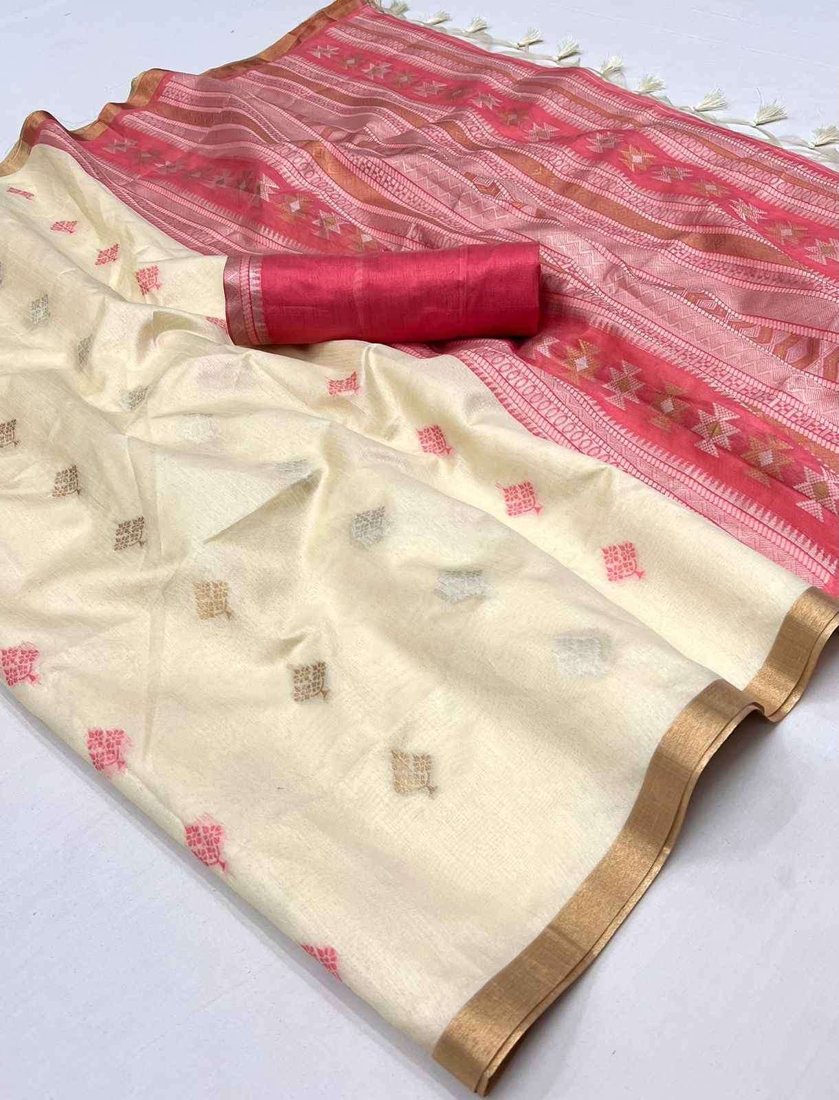 EKKTARA Saree For Women Cream Colour Handloom Weaving Silk Saree With Unstitched Blouse