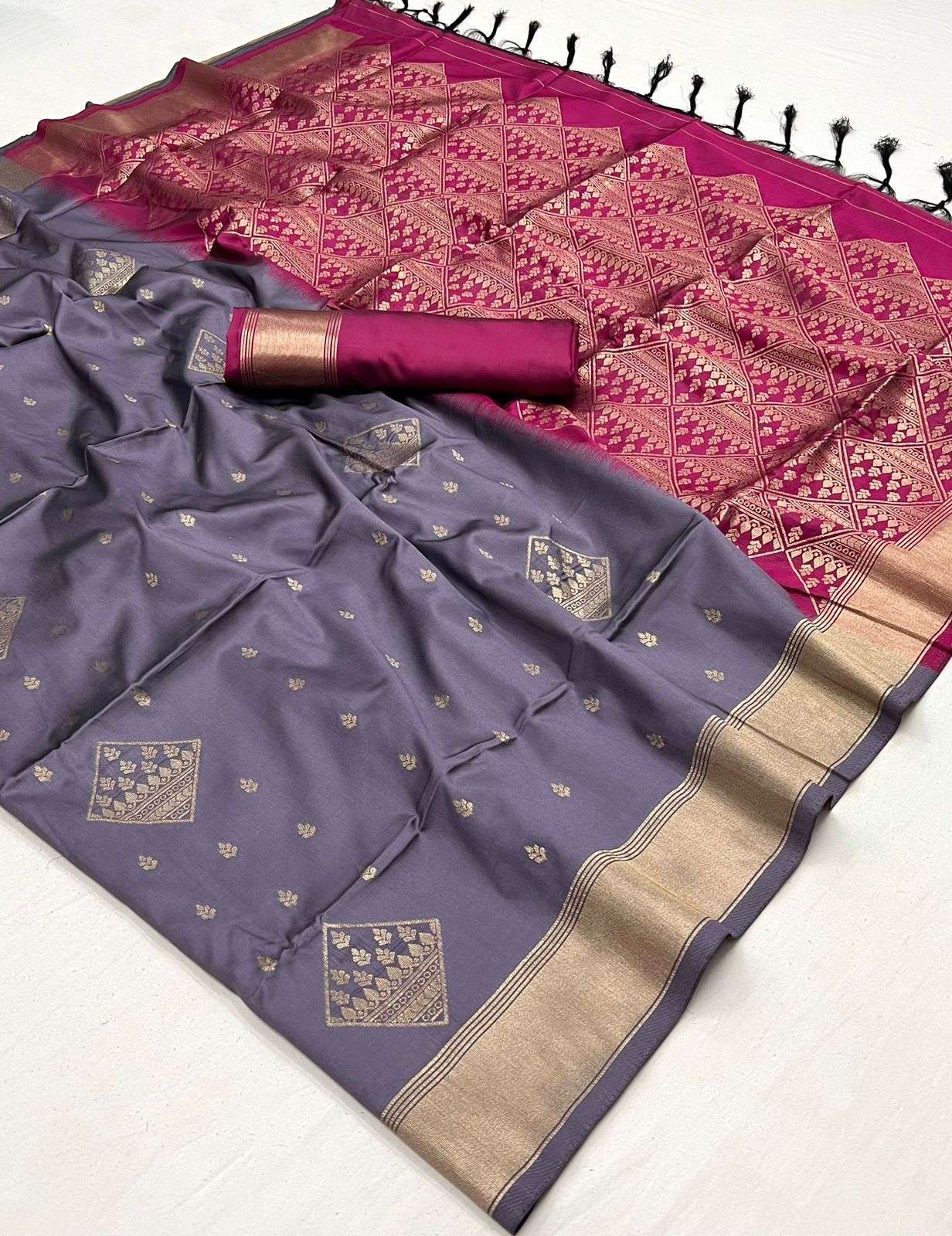 EKKTARA Saree For Women Bluish Grey Colour Soft Silk Handloom Weaving Saree With Unstitched Blouse