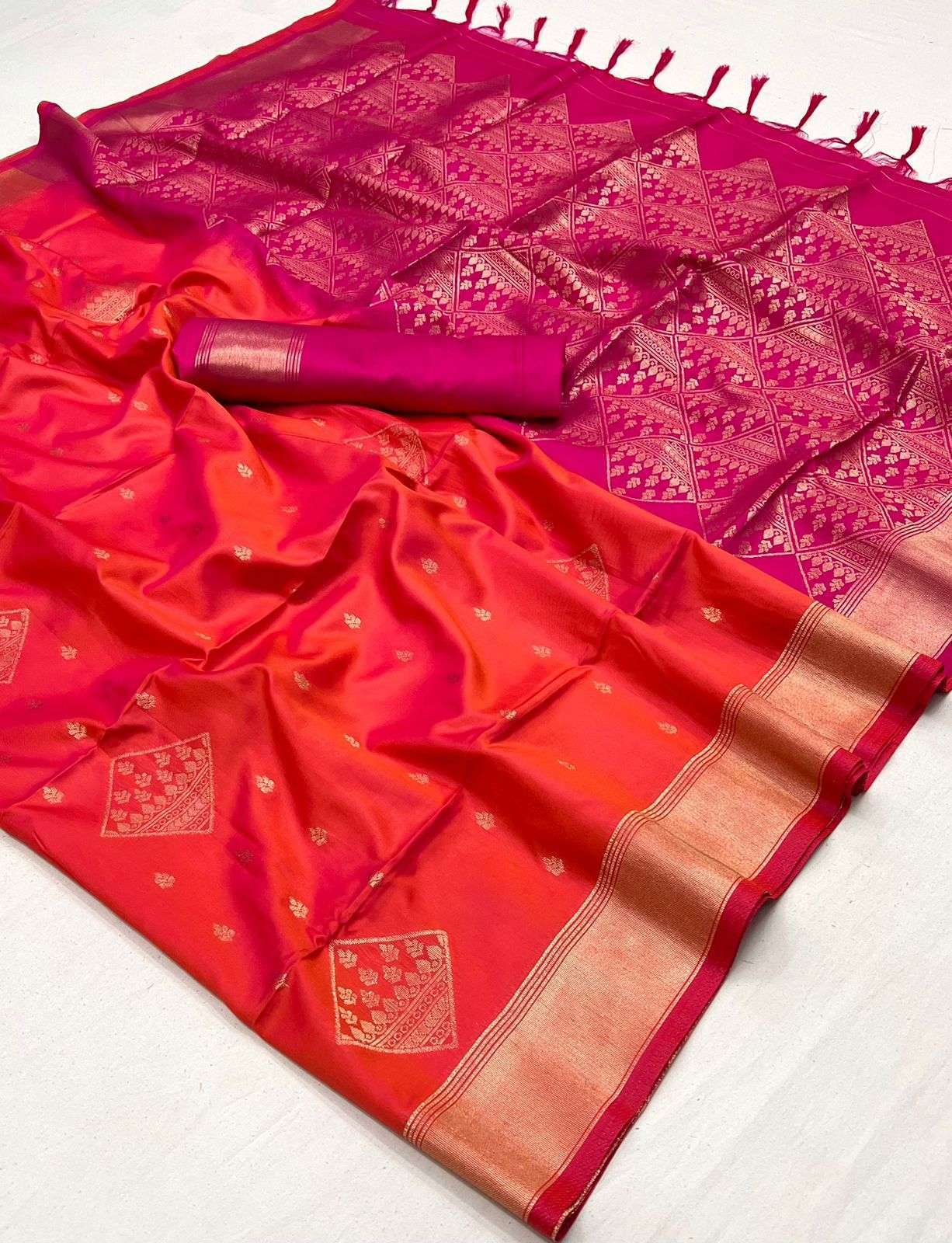 EKKTARA Saree For Women Orange Colour Soft Silk Handloom Weaving Saree With Unstitched Blouse