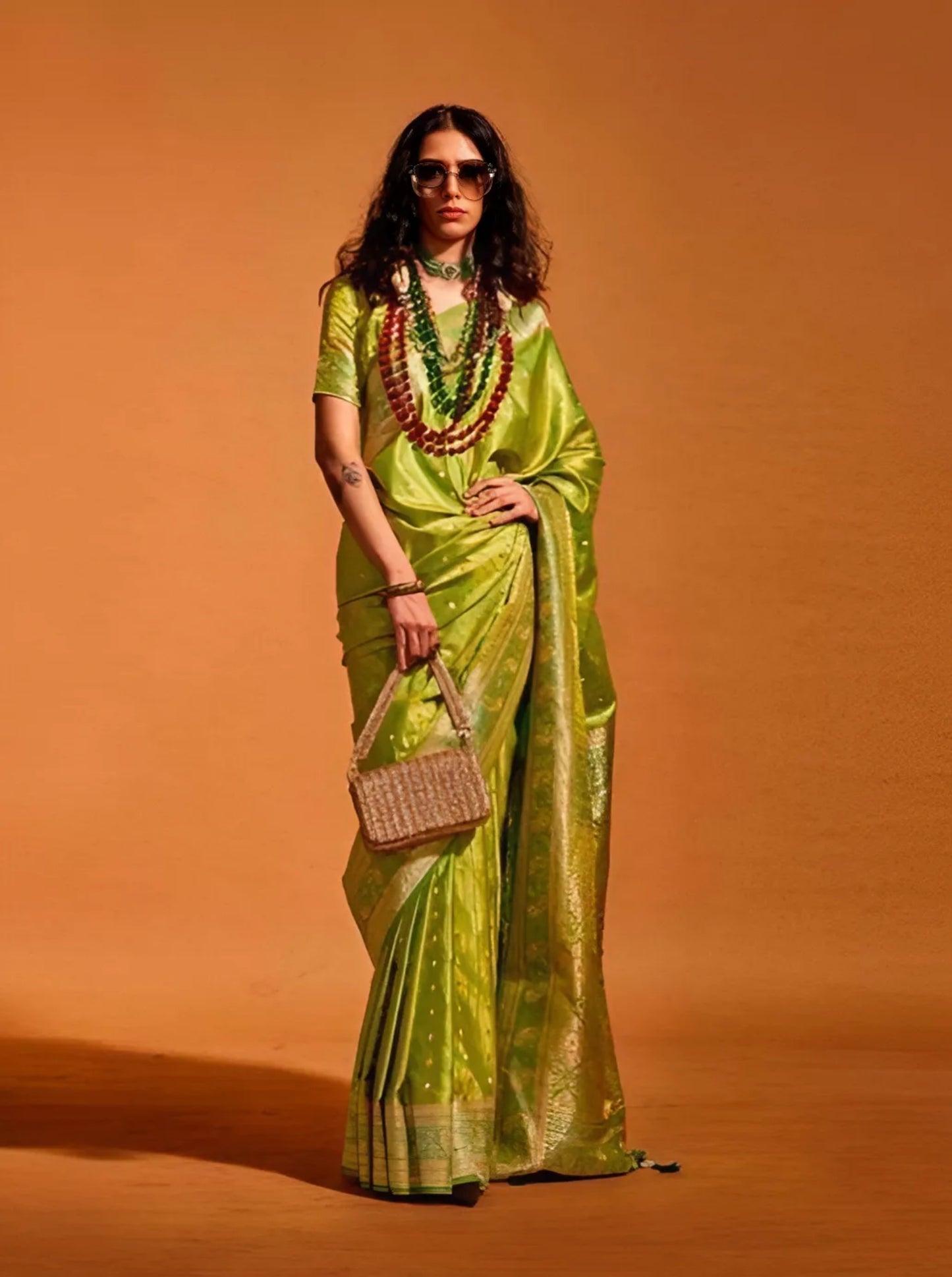 EKKTARA Saree For Women Lime Green Colour Handloom Weaving Silk Saree With Unstitched Blouse