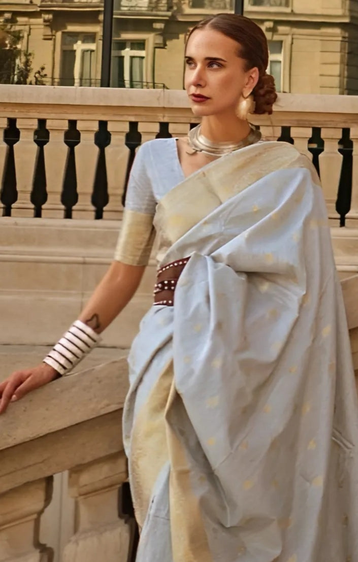 EKKTARA Saree For Women Grey Colour Handloom Weaving Silk Saree With Unstitched Blouse