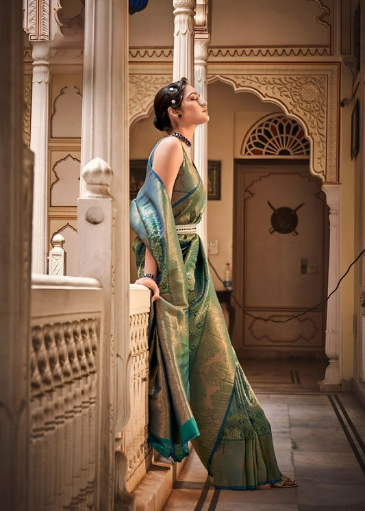 EKKTARA  Saree For Women Green Colour Handloom Silk Zari Saree With Unstitched Blouse