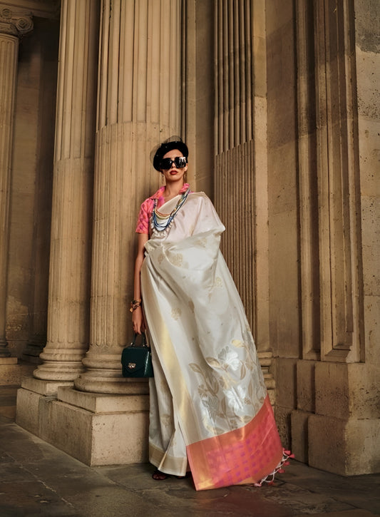 EKKTARA Saree For Women Light GoldenColour Soft Silk Handloom Weaving Saree With Unstitched Blouse