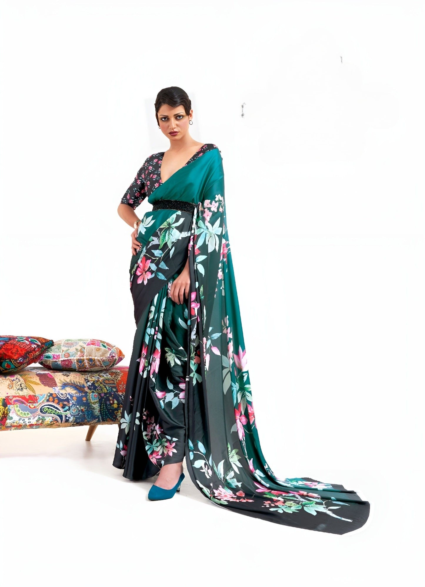 EKKTARA Saree For Women Green Printed Digital Crepe Georgette Saree