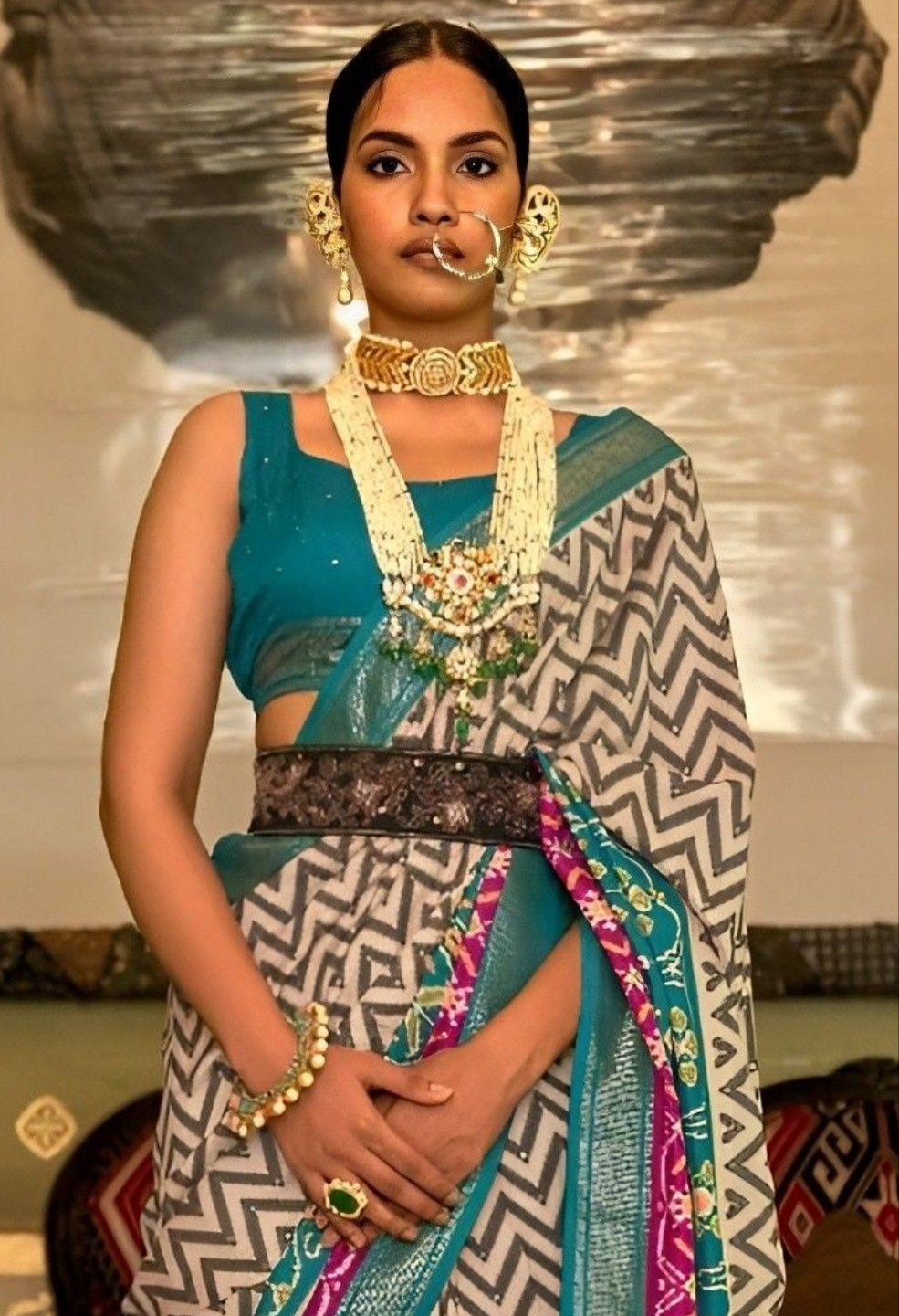 EKKTARA Saree For Women Off White Colour Patola Silk Saree With Designer Border & Unstitched Blouse