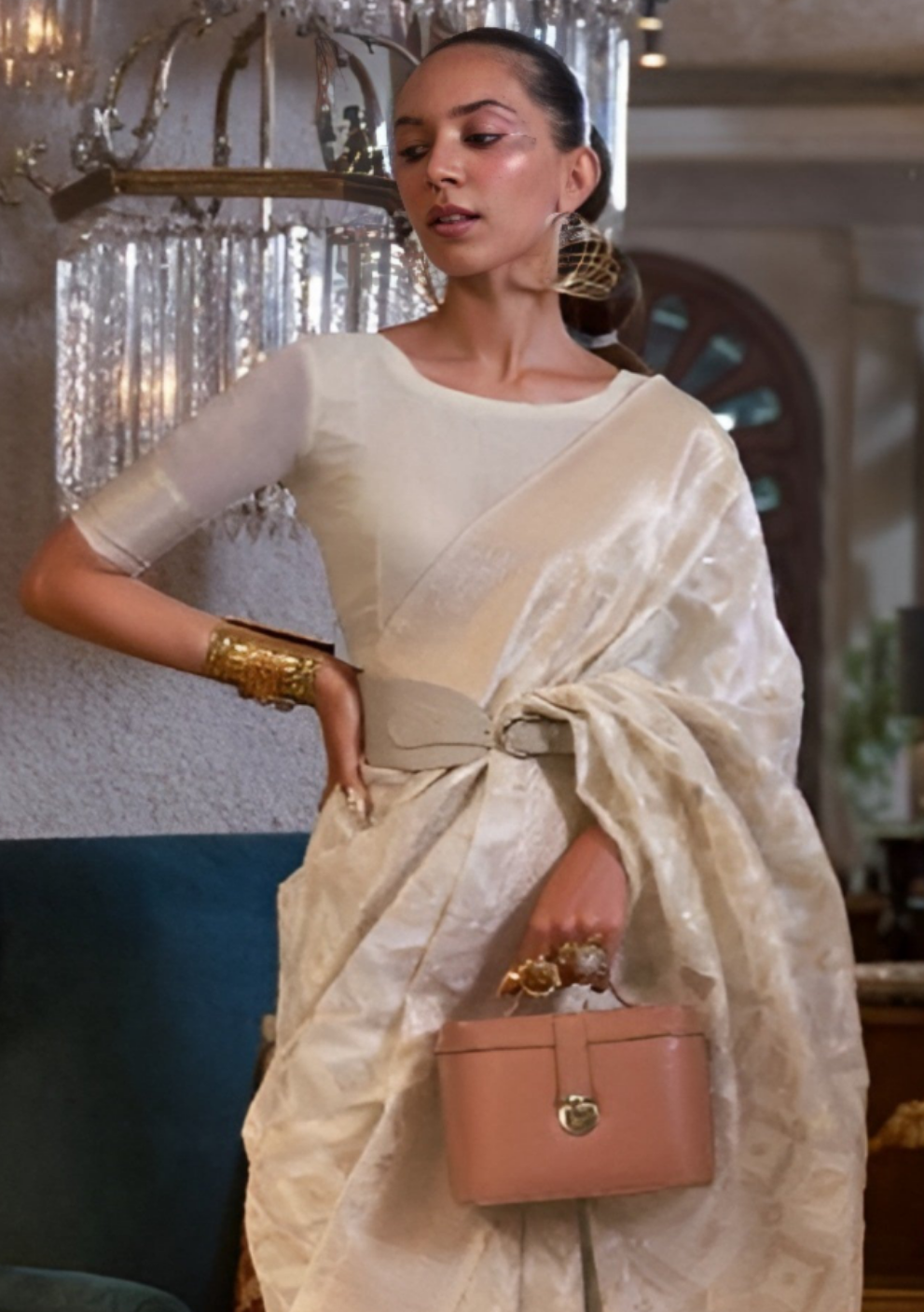 EKKTARA Saree For Women Offwhite Colour Pure Linen IKAT Handloom Weaving Saree With Unstitched Blouse