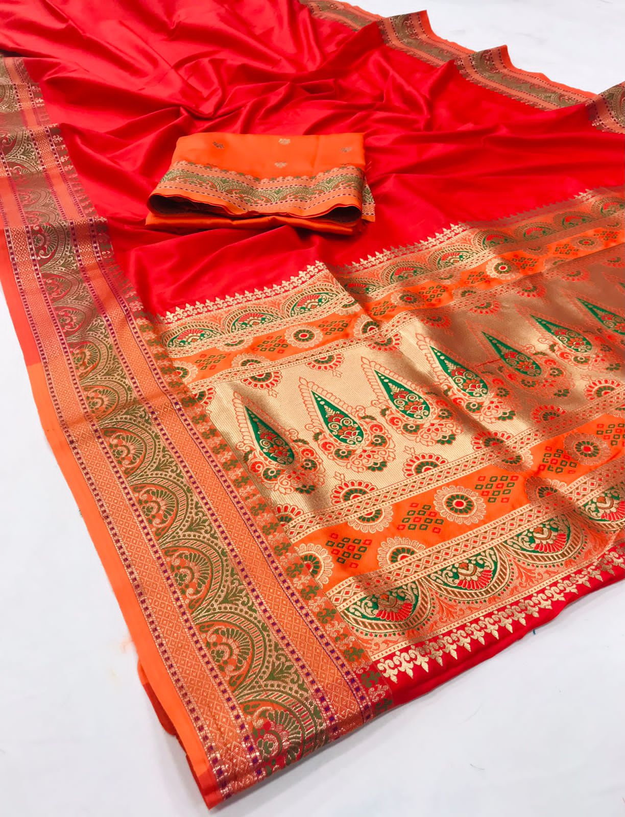 EKKTARA Saree For Women Red Colour Silk Paithani Concept Saree With Unstitched Blouse